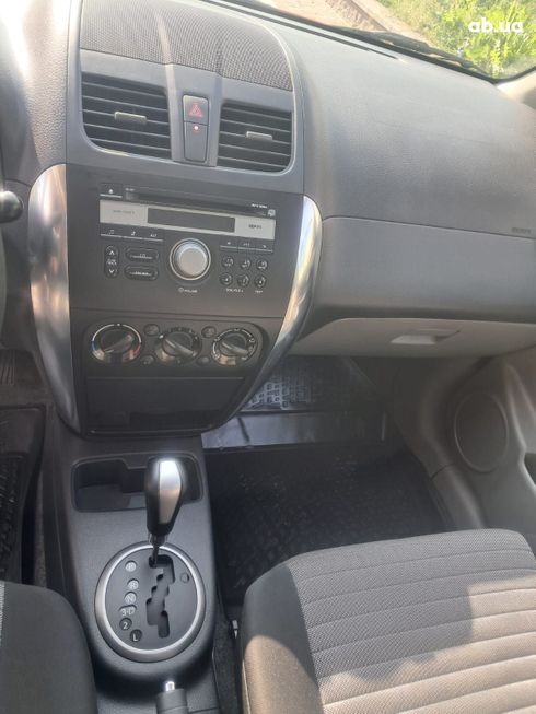 Suzuki SX4 2010 - фото 8