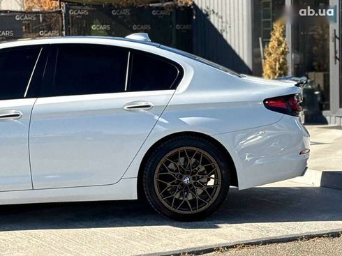 BMW 5 серия 2017 - фото 12