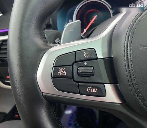 BMW 5 серия 2017 - фото 10