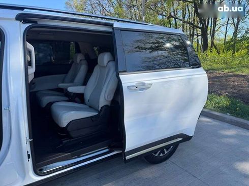 Kia Carnival 2023 - фото 7