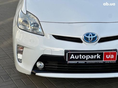 Toyota Prius 2014 белый - фото 4