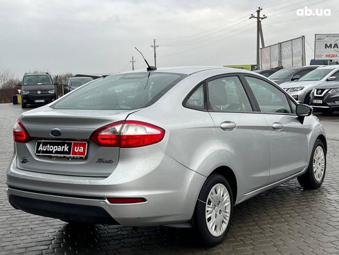 Ford Fiesta 2015 серый - фото 7