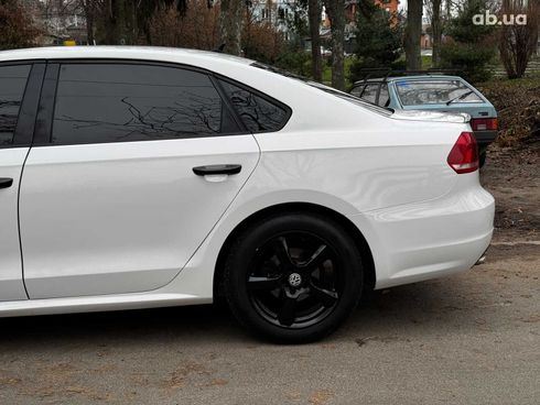 Volkswagen Passat 2013 белый - фото 10