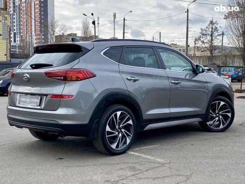 Hyundai Tucson 2019 серый - фото 6