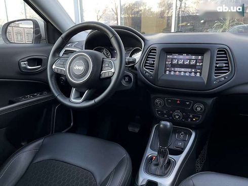 Jeep Compass 2017 - фото 10