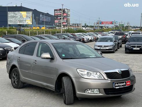 Skoda octavia a5 2010 бежевый - фото 3