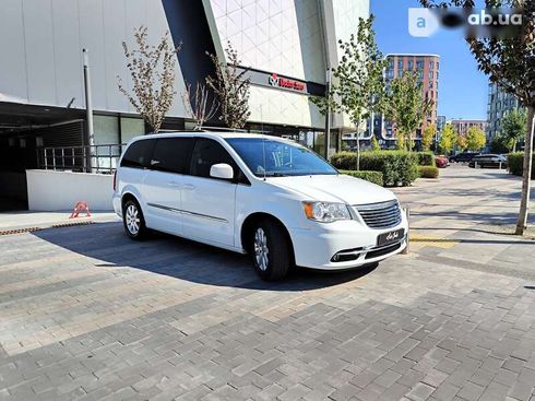 Chrysler town&country 2016 - фото 27