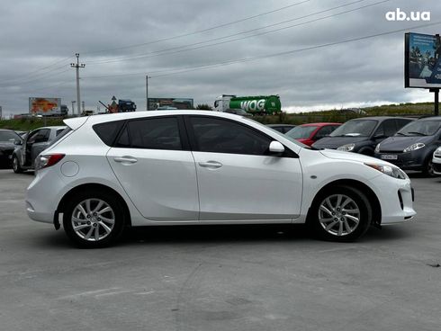 Mazda 3 2012 белый - фото 12