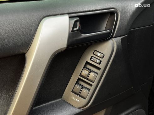 Toyota Land Cruiser Prado 2018 черный - фото 13