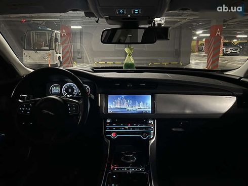 Jaguar XF 2016 - фото 9