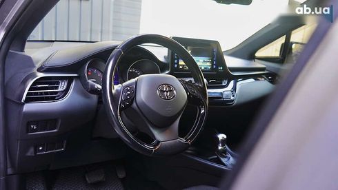 Toyota C-HR 2017 - фото 23