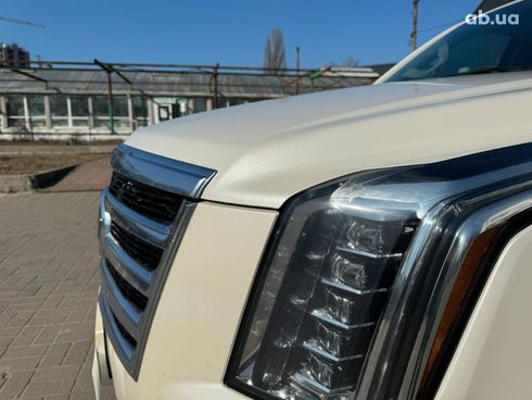 Cadillac Escalade 2014 белый - фото 18