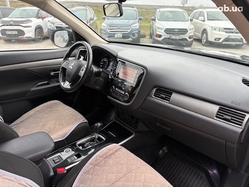 Mitsubishi Outlander 2017 черный - фото 30