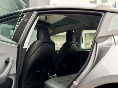 Tesla Model 3 2025 - фото 16