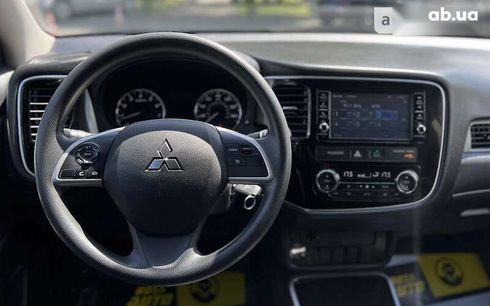 Mitsubishi Outlander 2017 - фото 13