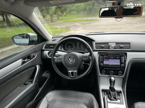 Volkswagen Passat 2013 серебристый - фото 6