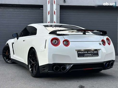 Nissan GT-R 2013 - фото 29