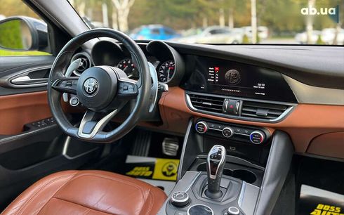 Alfa Romeo Giulia 2017 - фото 22