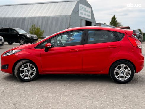 Ford Fiesta 2016 красный - фото 11