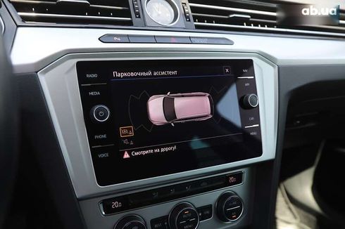Volkswagen Passat 2018 - фото 16