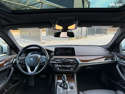BMW 5 серия 2017 серый - фото 22