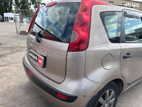 Nissan Note 2006 бежевый - фото 10