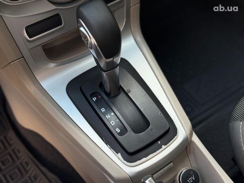 Ford Fiesta 2019 серый - фото 23