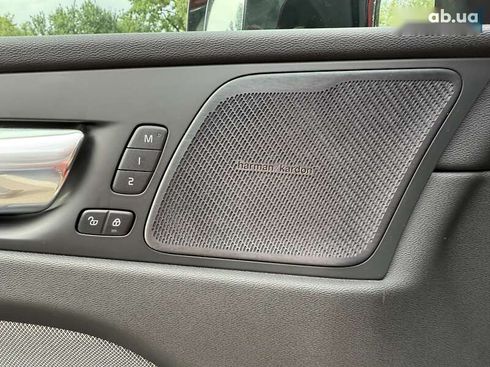 Volvo XC60 2020 - фото 17