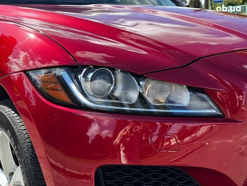 Jaguar F-Pace 2018 красный - фото 12