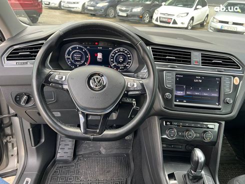 Volkswagen Tiguan 2017 серый - фото 22