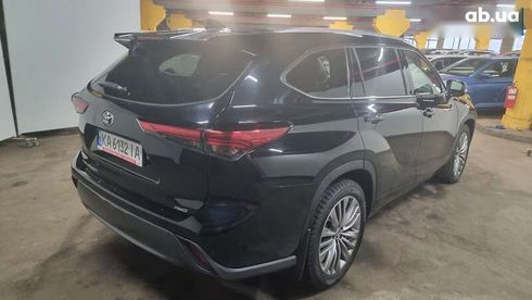 Toyota Highlander 2022 - фото 5