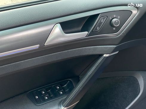 Volkswagen e-Golf 2017 синий - фото 15