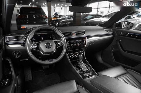 Skoda Superb 2020 - фото 24