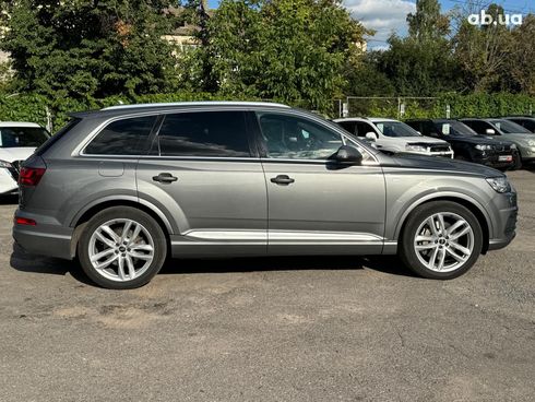 Audi Q7 2017 серый - фото 7