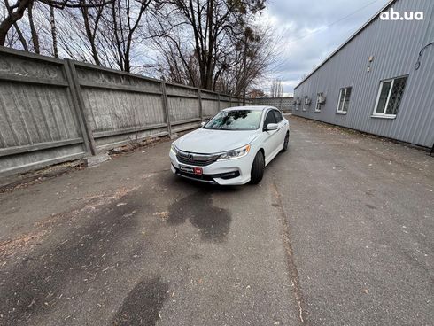 Honda Accord 2017 белый - фото 25