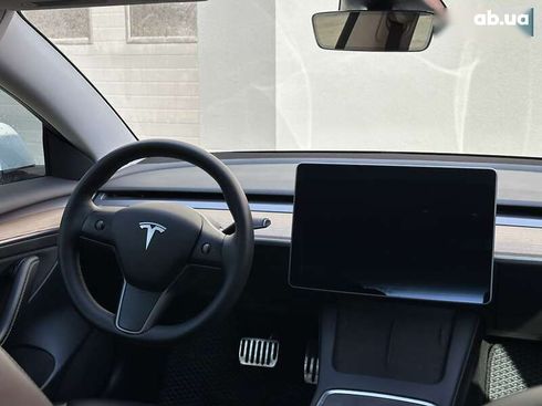 Tesla Model 3 2021 - фото 18