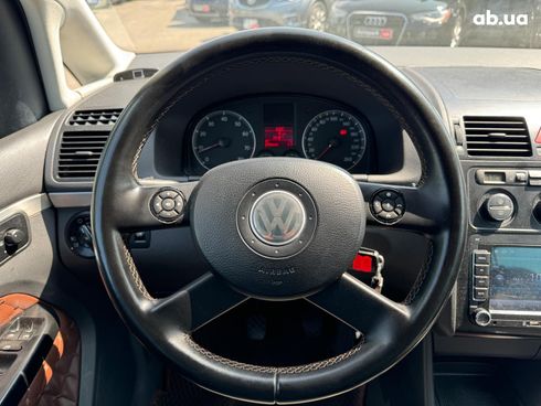 Volkswagen Touran 2003 черный - фото 28