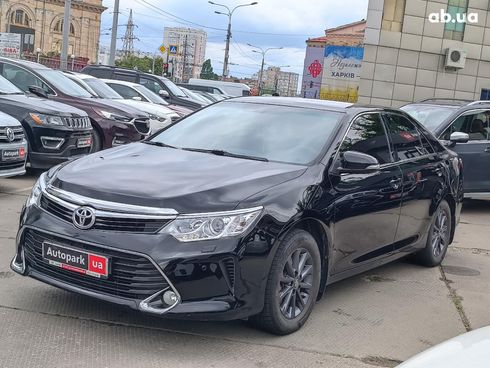 Toyota Camry 2017 черный - фото 3