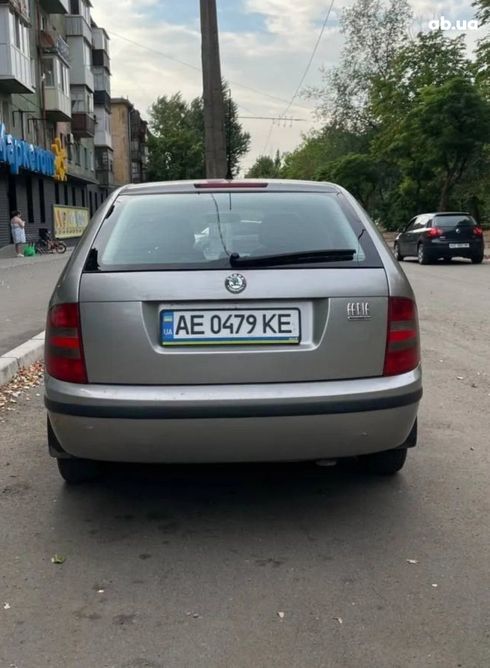 Skoda Fabia 2006 бежевый - фото 5