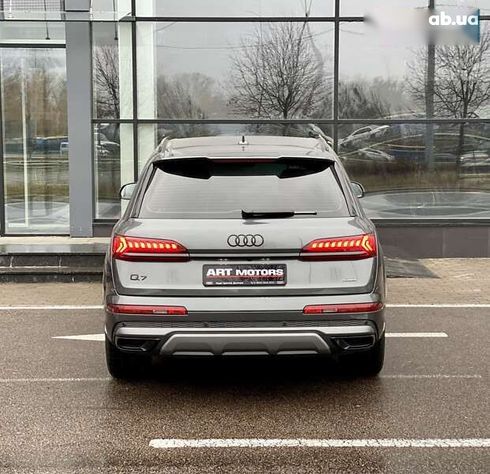 Audi Q7 2023 - фото 6