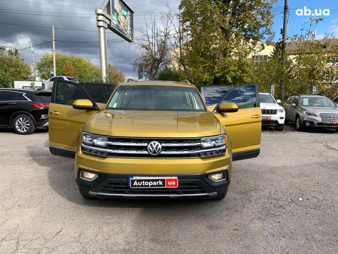 Volkswagen Atlas 2017 желтый - фото 21
