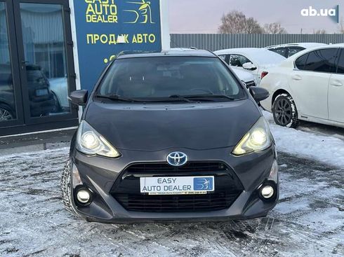 Toyota Aqua 2015 - фото 2