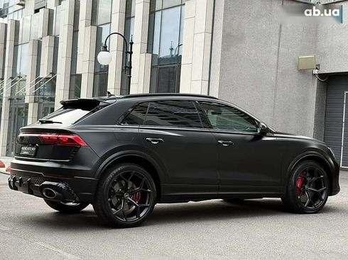 Audi RS Q8 2024 - фото 26