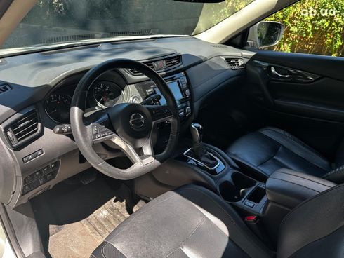 Nissan Rogue 2018 белый - фото 11