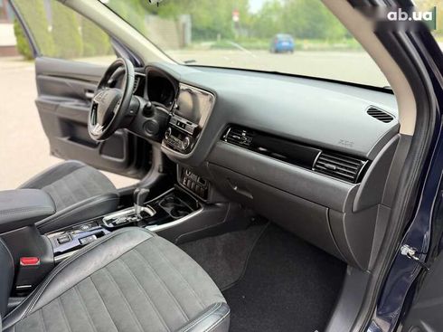 Mitsubishi Outlander 2019 - фото 25