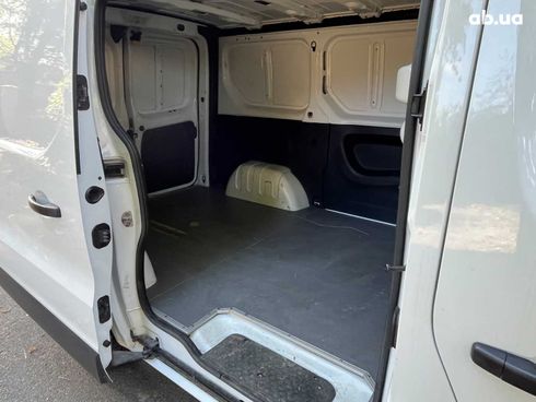 Renault Trafic 2018 белый - фото 18
