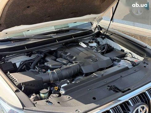 Toyota Land Cruiser Prado 2019 - фото 29
