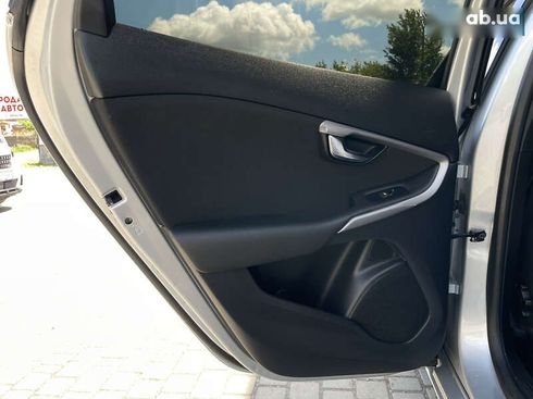 Volvo V40 2014 - фото 26
