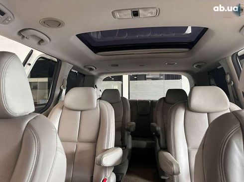 Kia Carnival 2016 - фото 22