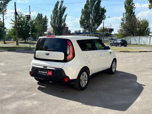 Kia Soul 2015 белый - фото 5